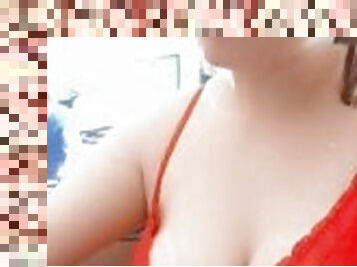 tetas-grandes, amateur, madurita-caliente, primera-persona, lencería, fetichista, a-solas