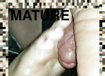 mature, milf, maison, latina, belle-femme-ronde, ejaculation, américaine, branlette-avec-les-pieds