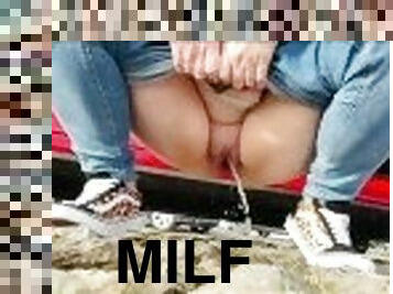 pissing, offentlig, amatør, milf, bbw, truser, britisk, fetisj, alene, våt