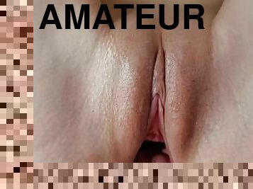 Extreme close-up! Homemade pussy and ass fucking of slutty mommy cum on pussy.