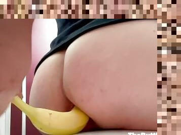 Bananal Pleasure In The Public Toilet