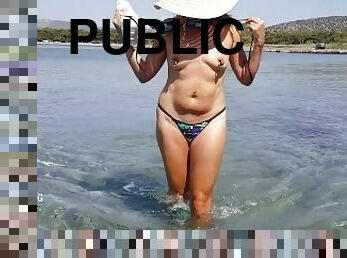 tetas-grandes, enorme, pezones, público, madurita-caliente, playa, con-piercings, fetichista, sujetador, exhibicionismo