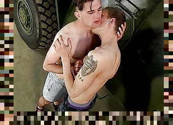 delgada, anal, mamada, polla-enorme, gay, tragar, gay-joven, tatuaje, chupando