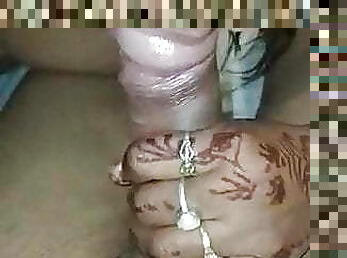 Desi Wife Mehandi Gives Hand- and Blowjob