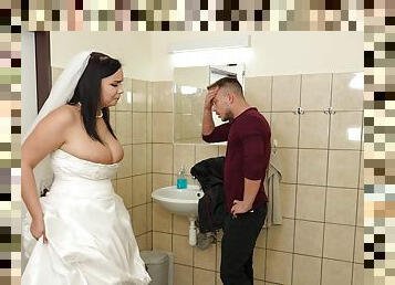 Hardcore fucking in the bathroom with chubby bride Sofia Lee