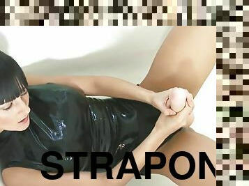 Strapon Cum 89 Black latex leotard and strapon