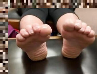 Latina Soles (vertical video)