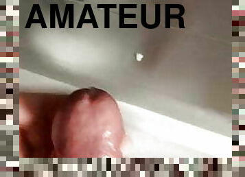 baignade, masturbation, amateur, gay, branlette, douche, musclé