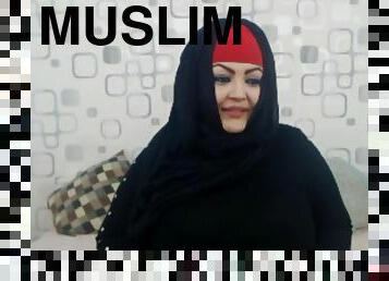 Muslim babe showing off the goods