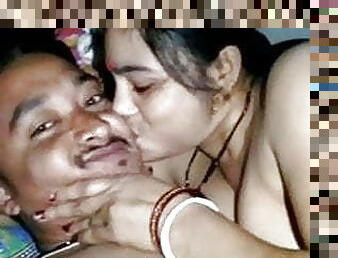 Indian kiss aur Dewar nude kiss
