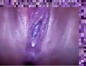 Slutty girl fingers her extremely juicy cunt in close up homemade clip