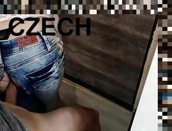 Nevlastni Sestra Fucked V Roztrhanych Tesnych Dzinach