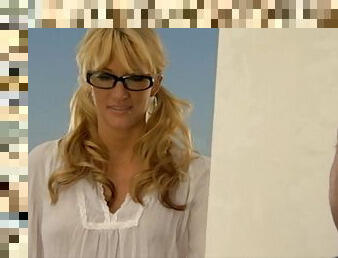 A blonde MILF in glasses gets fucked by a painter