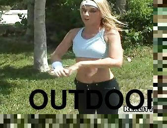 Outdoor quickie with a horny blond sporty girl