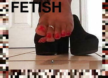 Giantess Feet