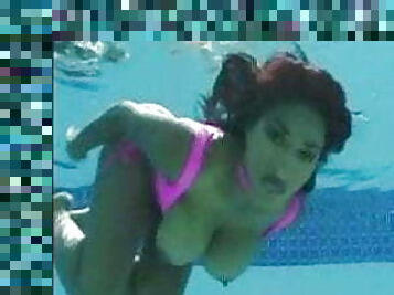 Africa Sexxx underwater BJ.