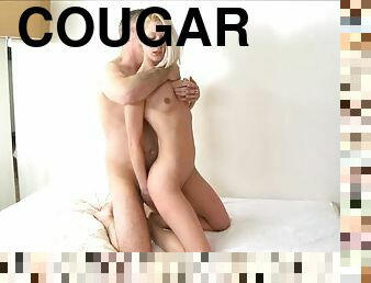 Insanely hot blonde cougar gets pounded in her hot pussy