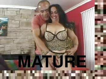 gros-nichons, grosse, poilue, vieux, amateur, mature, hardcore, couple, belle-femme-ronde, joufflue