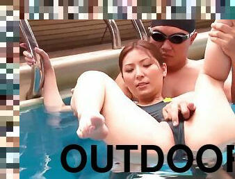 Yuna Shiina enjoys hot threesome sex on the poolside