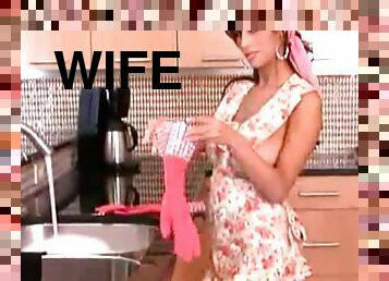 A Hot Clip With The Sensual Housewife Jaime Hammer