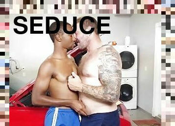 Hunk Colby Jansen Seduces His Black Buddy Bucky Wright