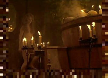 Sex in the Hot Tube By Candlelight with Jennifer Jason Leigh
