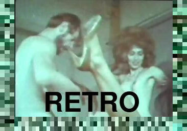 žestoko, retro, u-troje