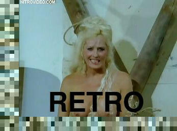 Hot Retro Blonde Edy Williams Shows Her Big Round Kncokers