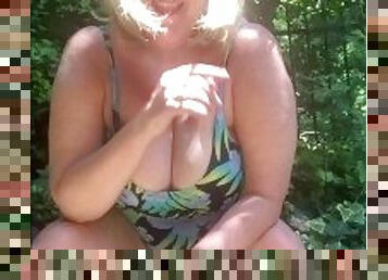 gros-nichons, masturbation, vieux, public, chatte-pussy, mature, milf, maman, doigtage, britannique