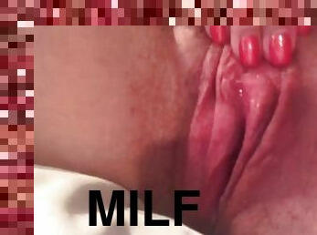 Milf wet juicy pussy