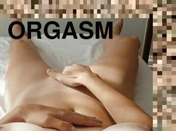 HOT GIRL ROUGHLY FINGERS HER PUSSY TILL SHAKING ORGASM