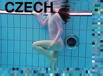 junge, schwimmbad, fetisch, allein, czech, brunette, kleine-titten