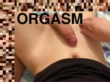 Cute twink gives himself a prostate orgasm