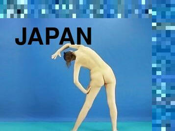 Julia V Earth trains naked in the morning to Japanese music. Rotations, lifting, bending...