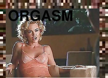 Sexy Kelly Carlson Reaches Orgasm in a Nip Tuck Hot Scene