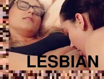 דגדגן, פטמות, כוס-pussy, סטראפ-און, לסבית-lesbian, נשיקות, חברה, דילדו, מציצה-sucking