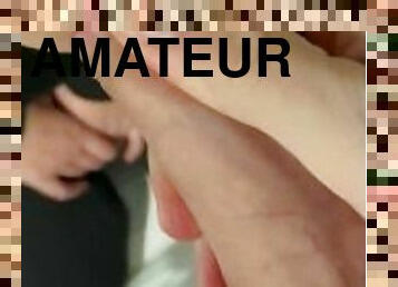 AMATEUR. Elle suce la bite de son collgue de travail et avale son sperme !