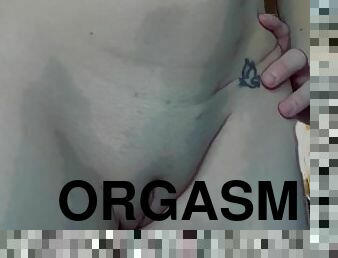 orgasm, fitta-pussy, kvinnligt-sprut, amatör, leksak, trosor, piercad, fetisch, vått, tatuering