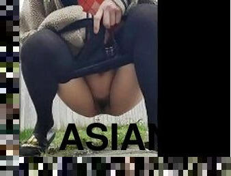 asiatic, imbaiere, pisandu-se, public, studenta, adolescenta, negru, camera, voyeur, sub-fusta