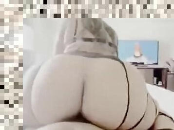 Fat booty latina grinding hard