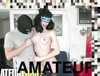 SCAMBISTI MATURI - Masked Babe Gaia Cremona Shakes Her Bubble Butt On Big Dick - AMATEUR EURO