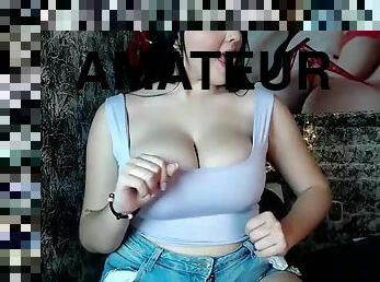 Curvy latina shows off on webcam