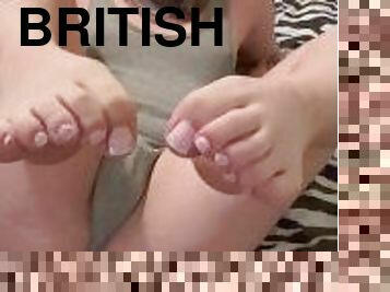 Pretty femboi feet