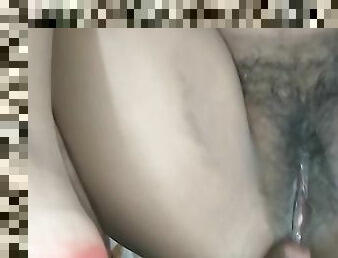 Neha Bhabhi Ne Jabardasti Apni Tight Chut Me Pani Nikalwaya