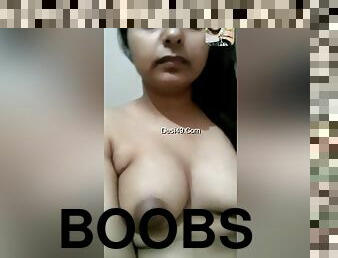 Today Exclusive- Super Sexy Look Desi Girl Showing Her Big Boobs