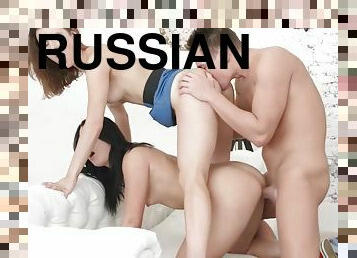 rosyjskie, anal, hardcore, palcówki, 3kąt, pierdolenie, ogolone, brunetka, małe-cycki