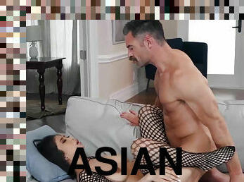 Perfect asian Jade Kush stretched by her man