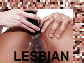 Lesbian anal toy fuck with Anna de Ville & Kira Noir