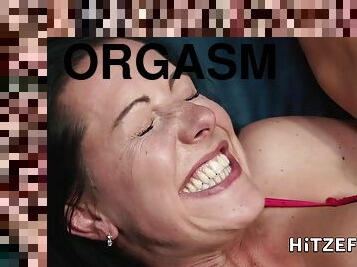Texas Patti Gets Amazing Orgasm!