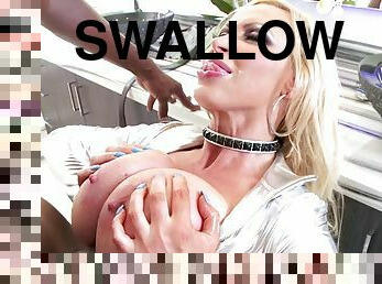 Nikki Benzs pussy swallows Lexs cock